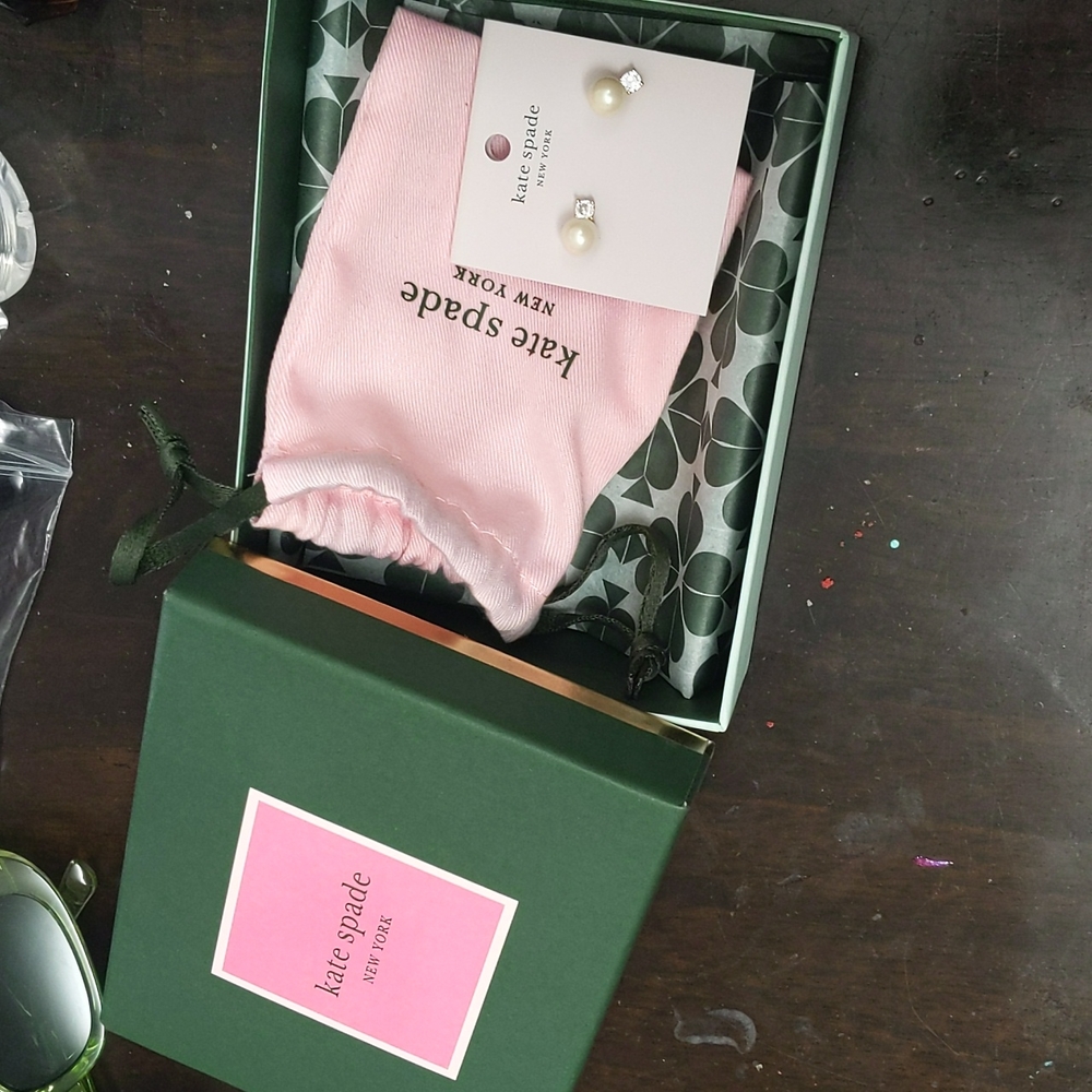 NIB Beautiful Kate Spade Pearl/Cubic Earrings